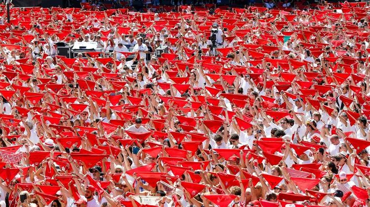 Une vague de foulards rouges va se déployer dans la ville de Dax pour ses traditionnelles Fêtes
